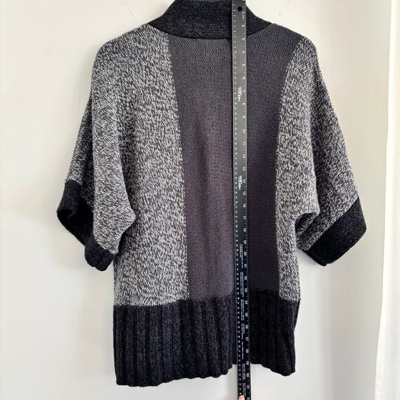 Carolyn Taylor Color Block Cardigan Size XL Button Up Short Sleeve Sweater - Picture 5 of 6